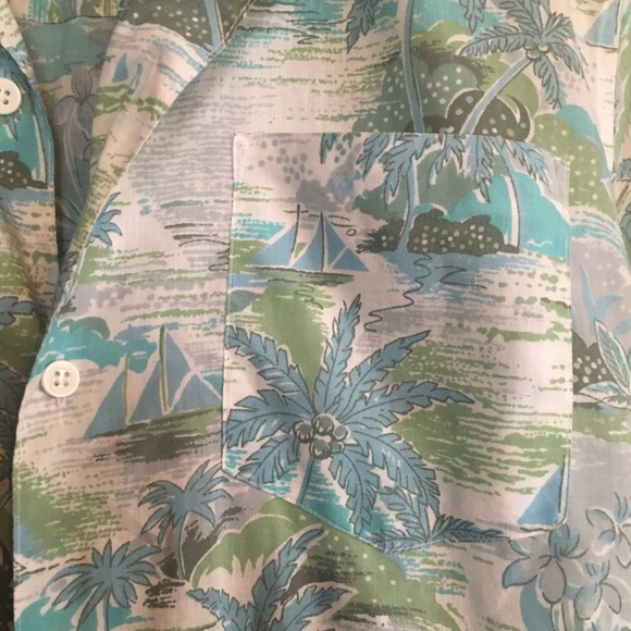 Vintage Hawaiian button up shirt size small - Picture 6 of 6